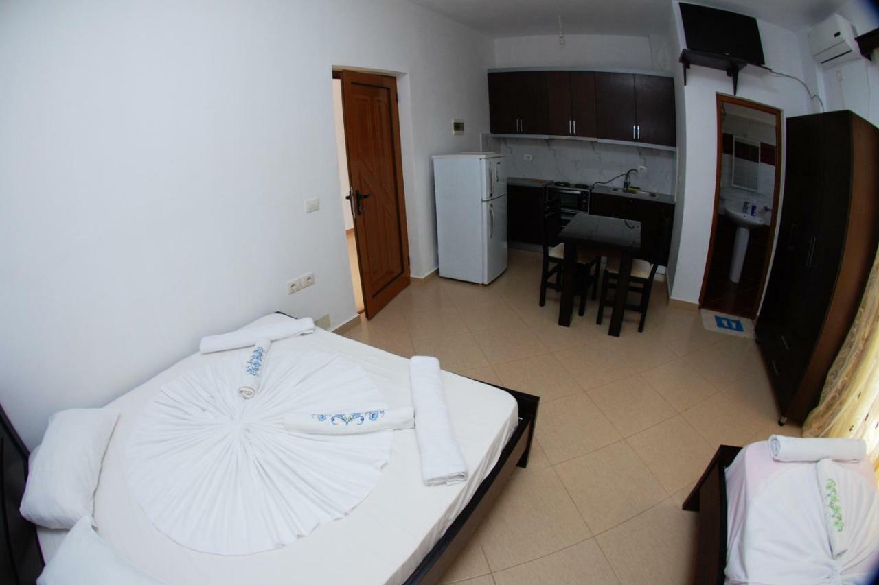 Ferienwohnung Vila Ronaldo Ksamil Exterior foto