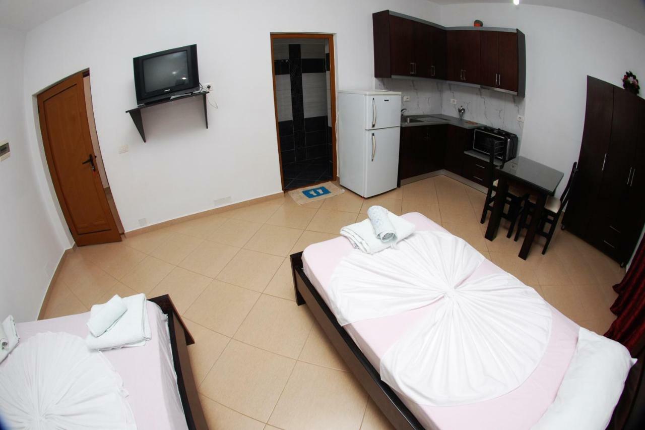 Ferienwohnung Vila Ronaldo Ksamil Exterior foto